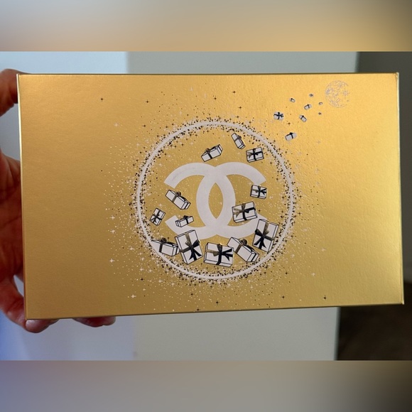 Chanel Beauty Makeup Set New In Box and Amanda Greenwood CC Butterfly MUG - Picture 4 of 16